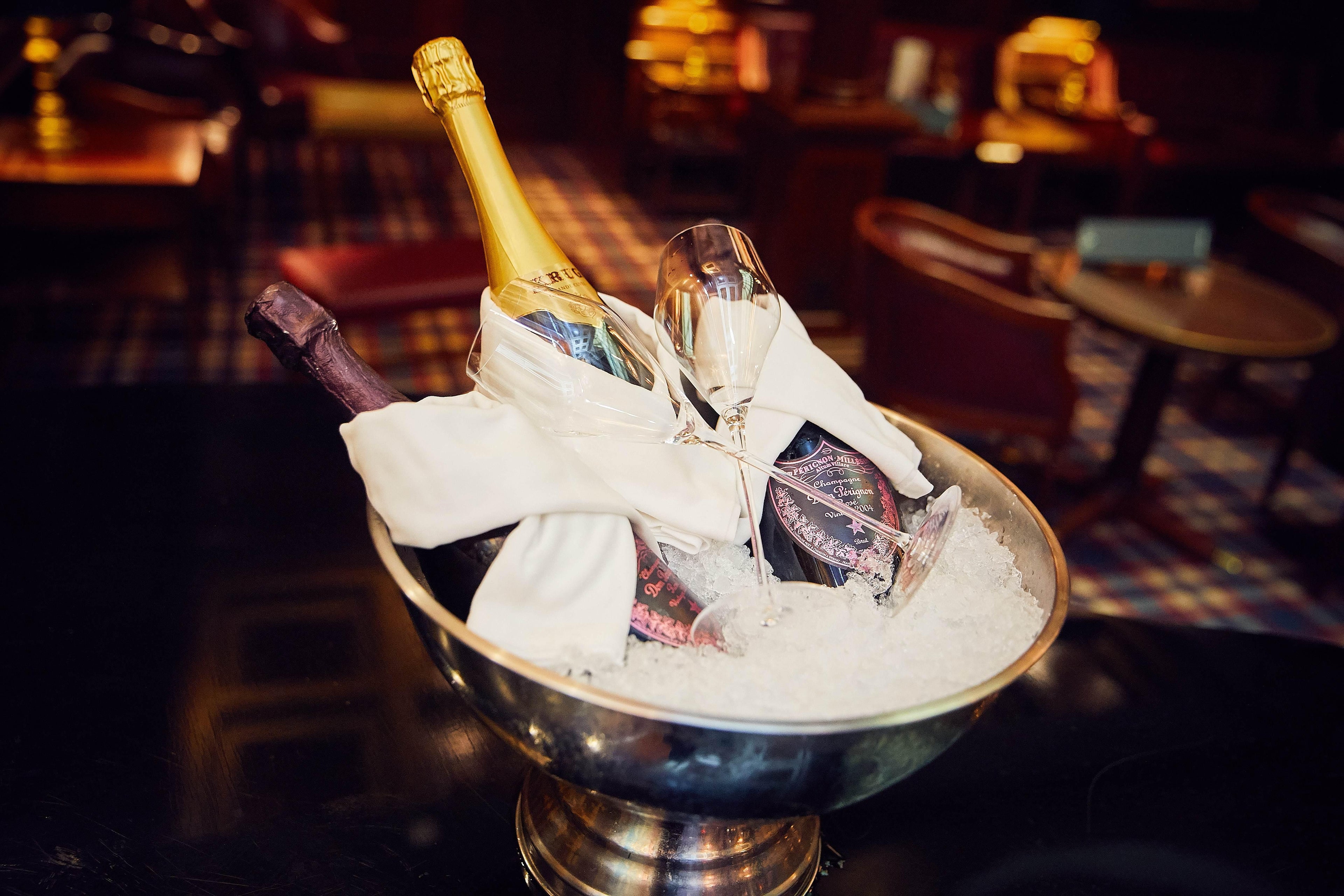  wine glass, wine glasses, white wine glass, zalto, zalto glasses, glassware, champagne glasses, glassware dubai