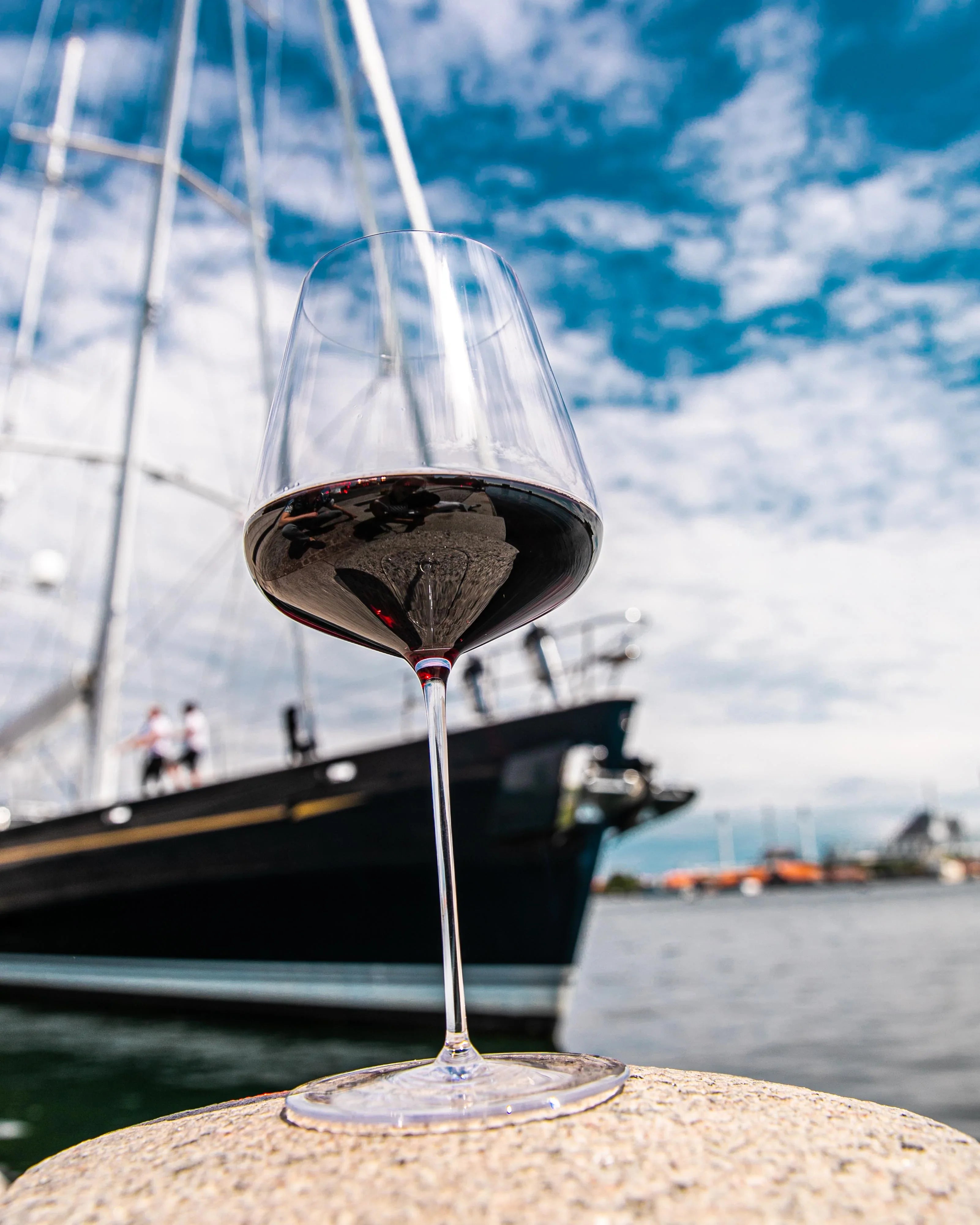 wine glass, red wine glass, wine glasses, zalto, zalto glasses, glassware,glassware dubai, burgundy glass
